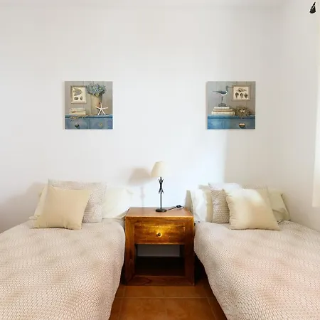Solarium With Pool In Playa Blanca *